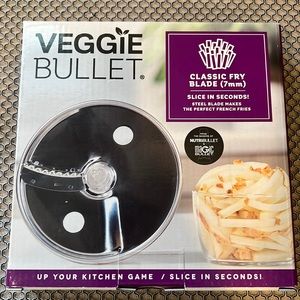 Veggie Bullet Classic Fry Blade. Never used. Still in original box.